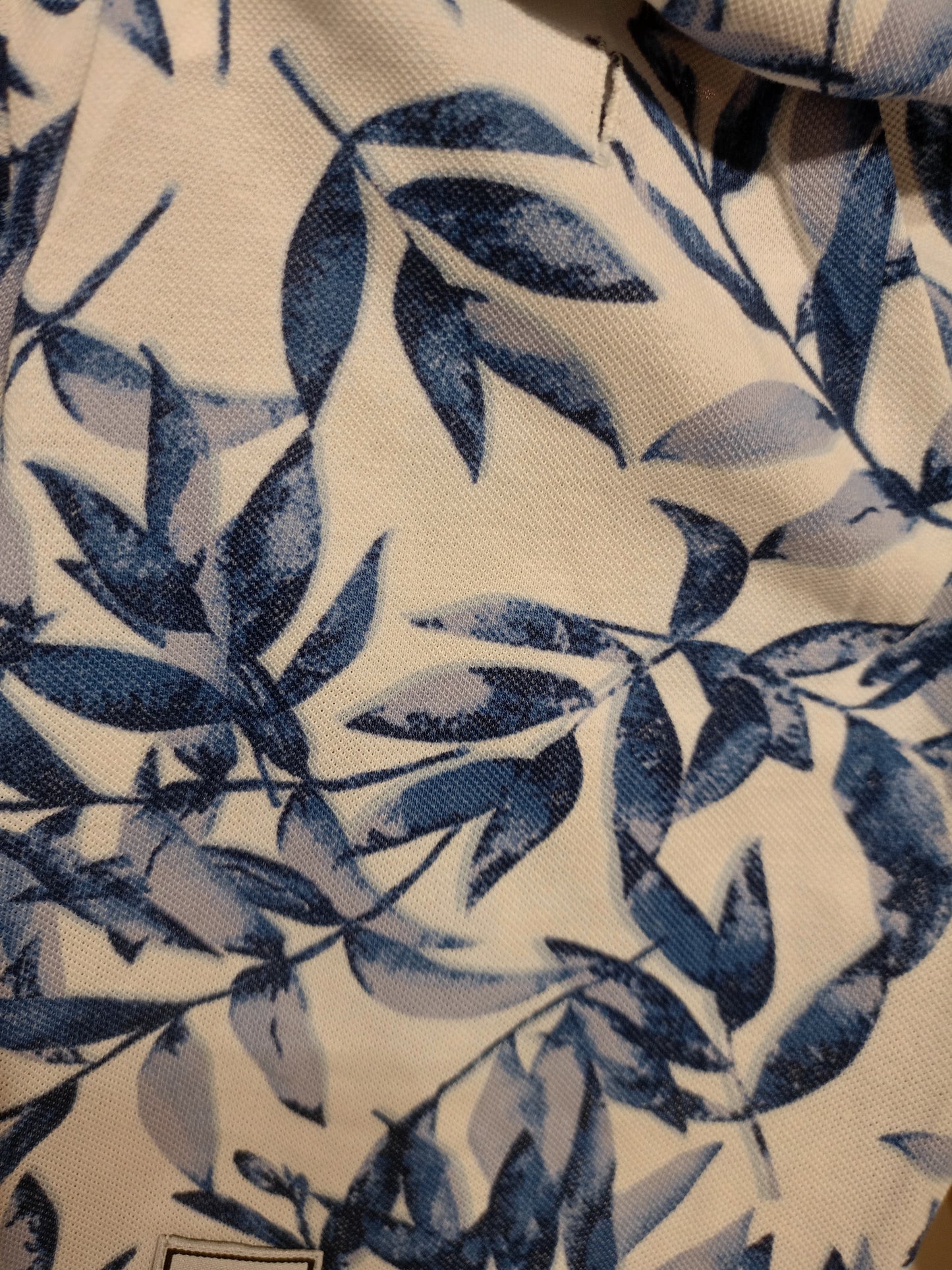 LEAF PATTERNED DOG T-SHIRT
